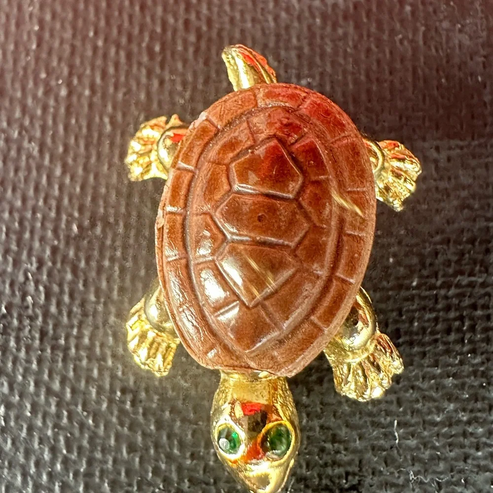 Vintage Turtle Gold Tone Metal Green Eyes Enamel Brooch